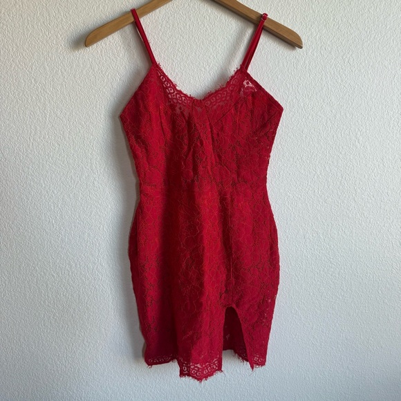 Dresses & Skirts - Romantic Red Lace Bodycon Flirty Date Going Out Mini Dress Women’s Size Small